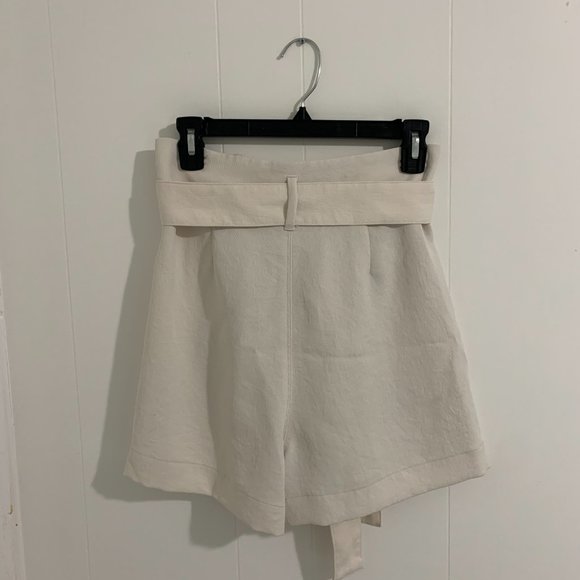 Wilfred Paperbag Shorts in Light Birch | Size 6 - Picture 2 of 5